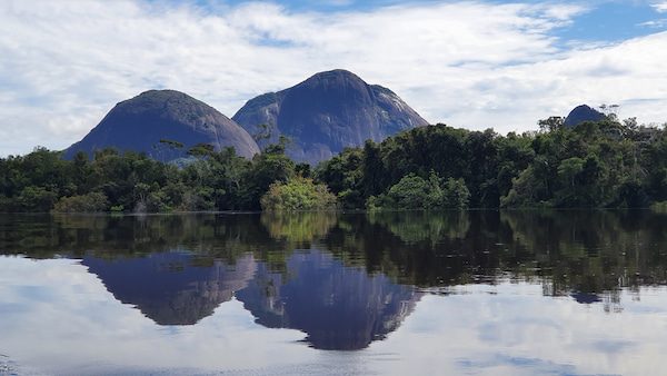 Colombia image -Jorge Iván Melo Monroy, Ondeando los cerros de mavecure